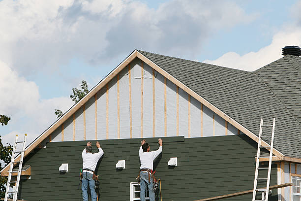 Professional Siding Installation technician working in Kempton, PA